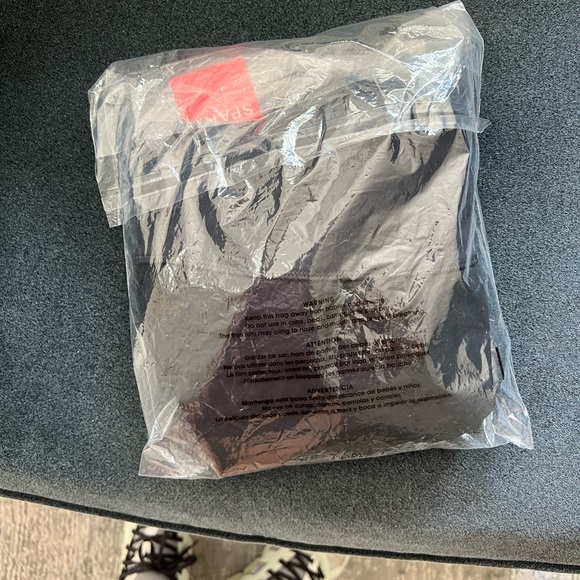 NWT Spanx “The Get Moving Skort” - Picture 5 of 8